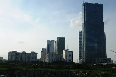 Một khu đất vàng bị bỏ hoang giữa Thủ đô