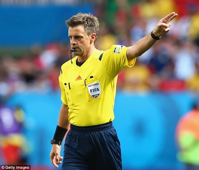 Trọng tài Italy bắt trận chung kết World Cup đã từng "bẻ còi" ảnh 1