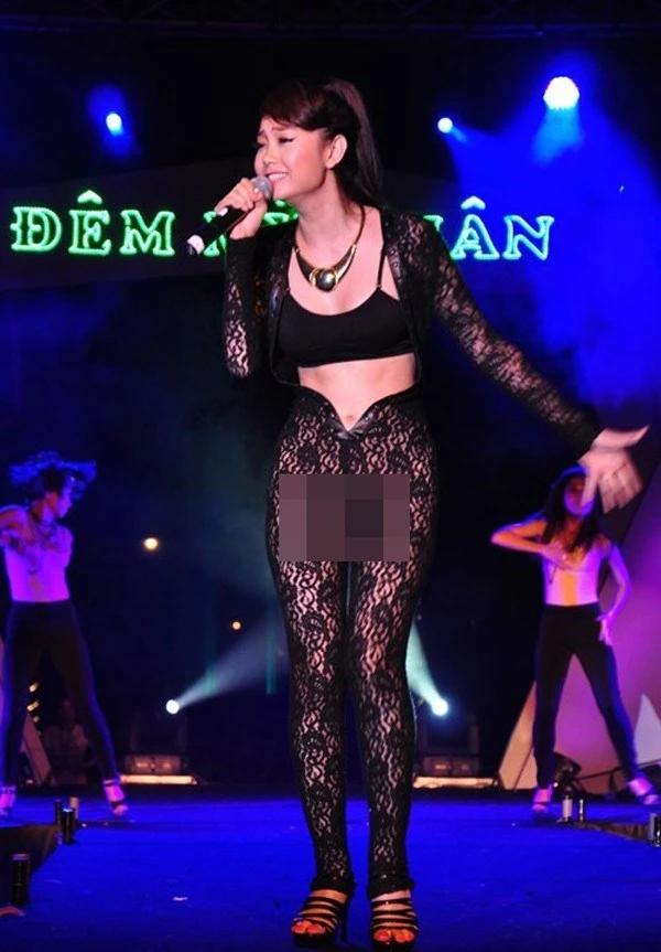 Scandal 'để đời' vì trang phục của mỹ nhân Việt ảnh 6