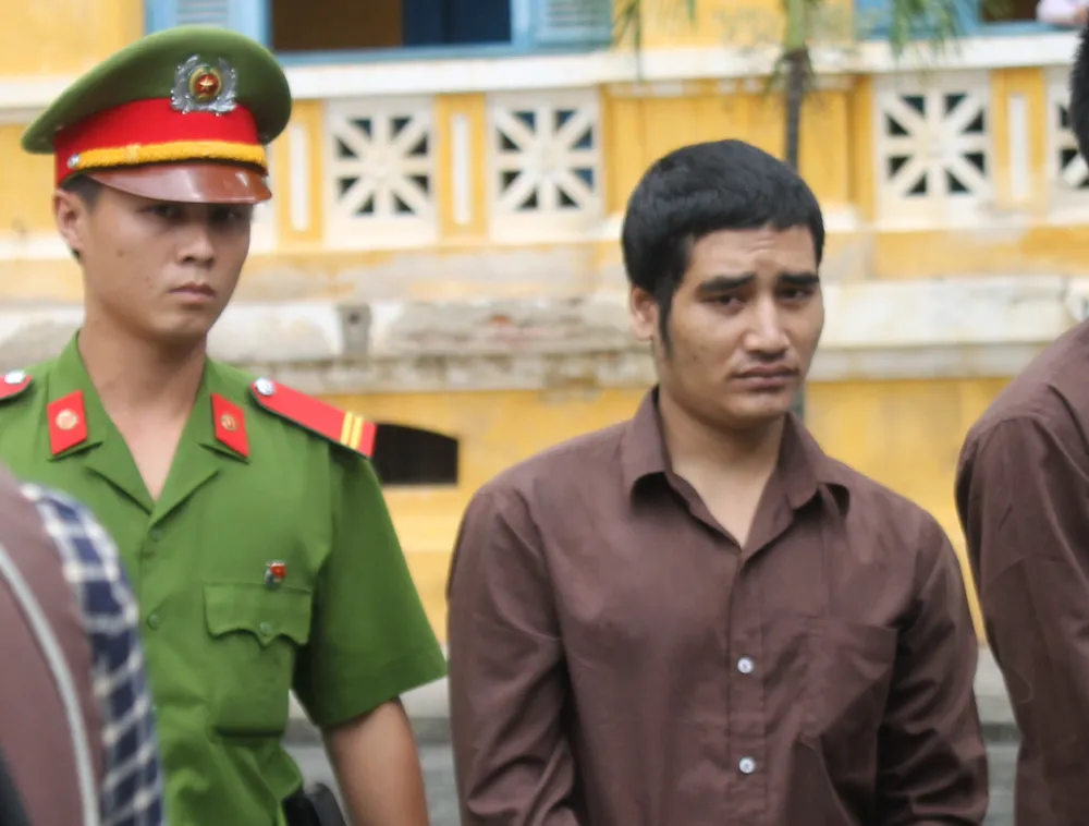 Nghịch tử giết cha rút kháng cáo, nhận án chung thân ảnh 1