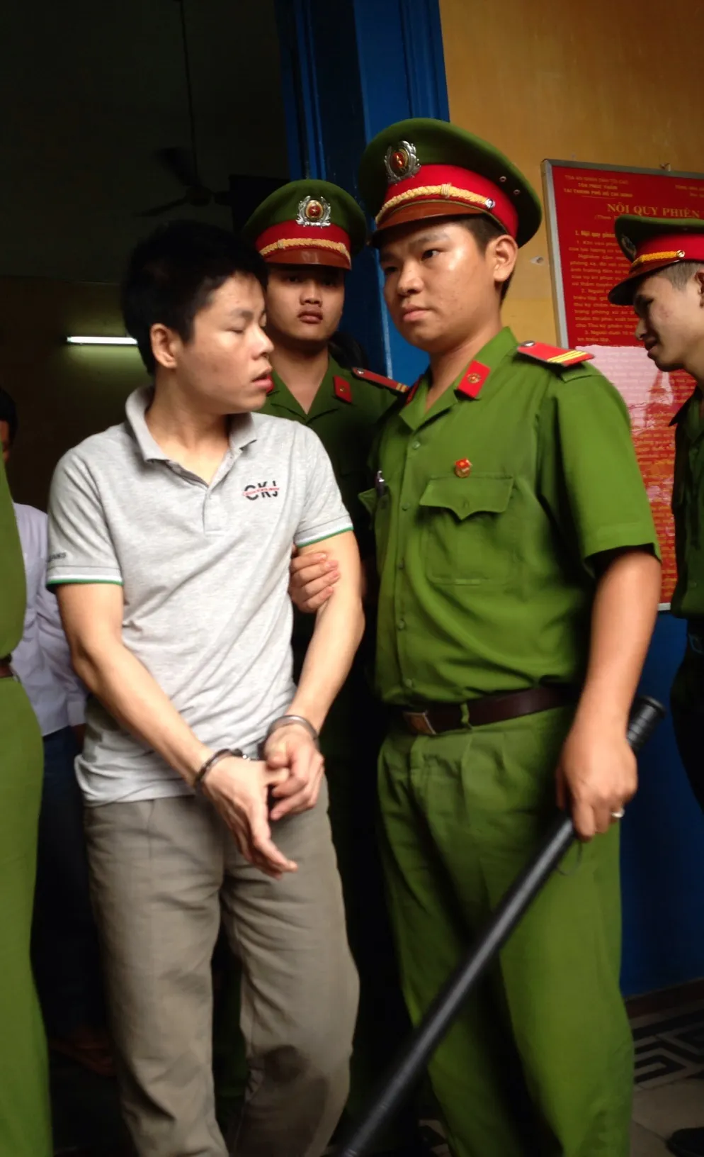 Cướp, giết hàng loạt, cuồng sát người tình và cha dượng ảnh 1