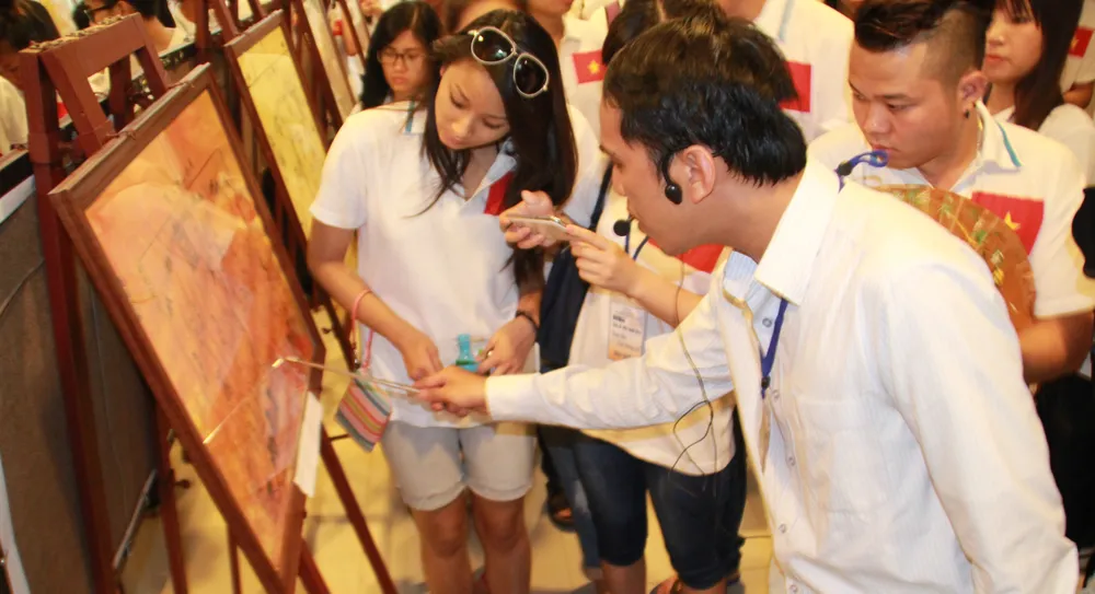 Triển lãm “Hoàng Sa-Trường Sa của Việt Nam-những bằng chứng lịch sử và pháp lý” ảnh 1