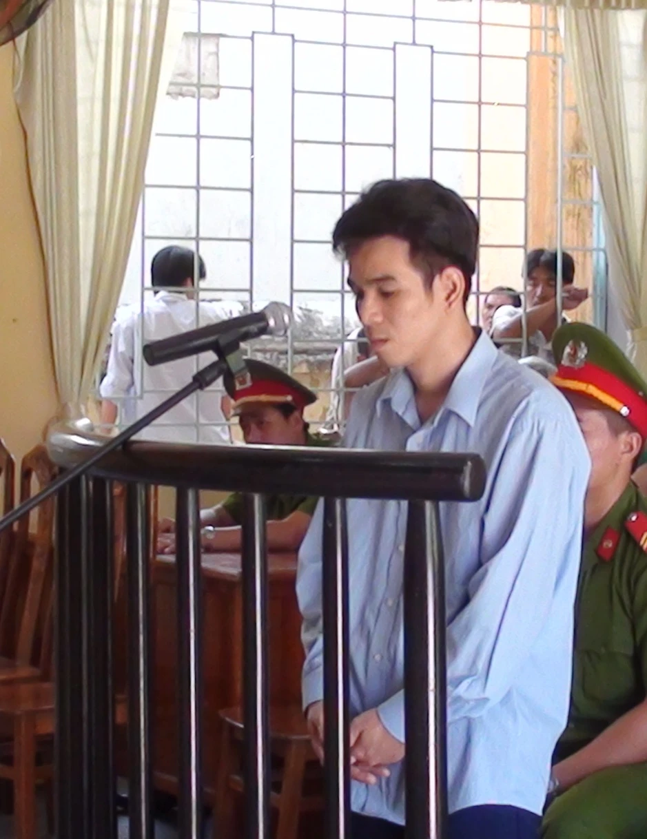 Dùng dao khống chế 4 nữ sinh viên để cướp tài sản ảnh 1