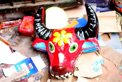 Những chiếc mặt nạ mang đầm nét quê hương Việt Nam