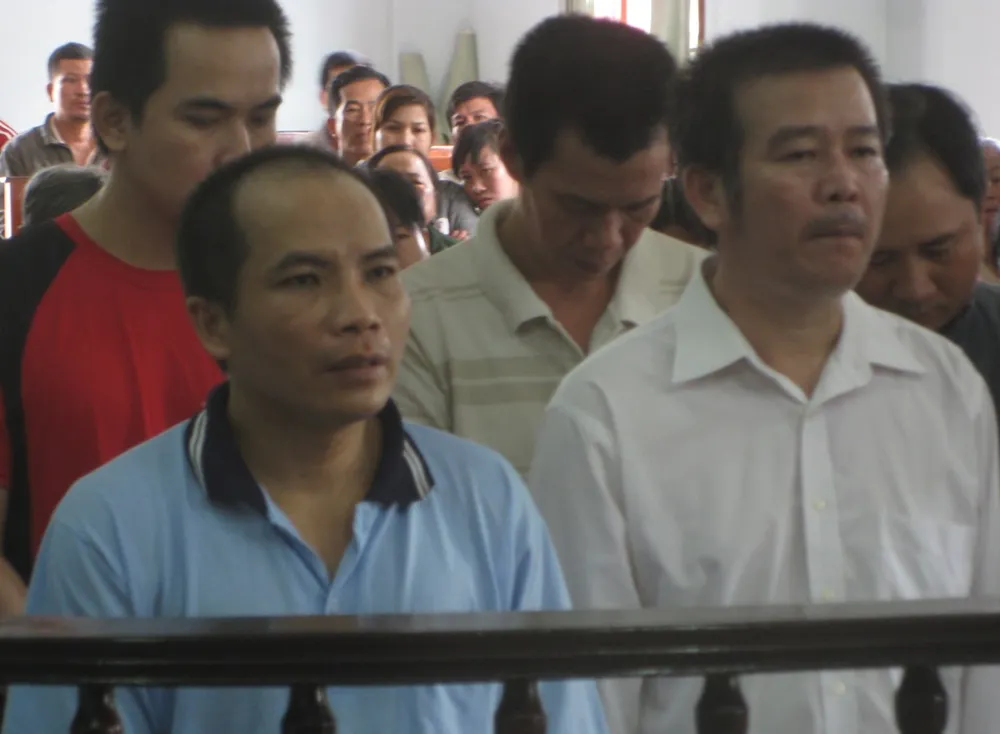 Nhóm giả đại gia lừa mua bán nhà, đất bị đề nghị từ 112 đến 123 năm tù ảnh 1