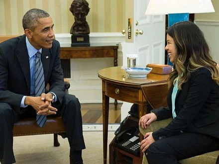 Nina Pham trò chuyện với Tổng thống Mỹ tại Nhà Trắng.