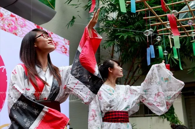 Lễ hội chuông gió - nét văn hóa độc đáo Xứ hoa Anh đào ảnh 1