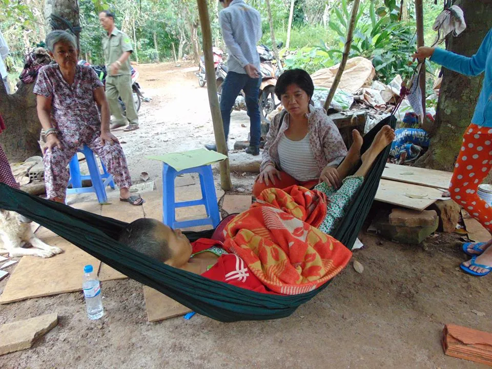 Vụ 2 trẻ nghi bị tiêm thuốc độc: 'Nếu chết, cả ba mẹ con cùng chết' ảnh 1 Vụ 2 trẻ nghi bị tiêm thuốc độc: 'Nếu chết, cả ba mẹ con cùng chết' ảnh 1