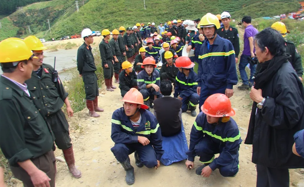 Chùm ảnh diễn tập cấp cứu nạn nhân vụ sập hầm Đạ Dâng ảnh 16