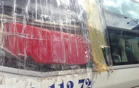 Xuất hiện nạn ném đá vào xe khách lúc nửa đêm ảnh 1