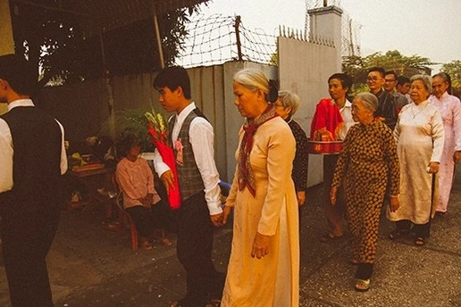 Độc: Bộ ảnh cưới phong cách những năm “một nghìn chín trăm - hồi đó” ảnh 12