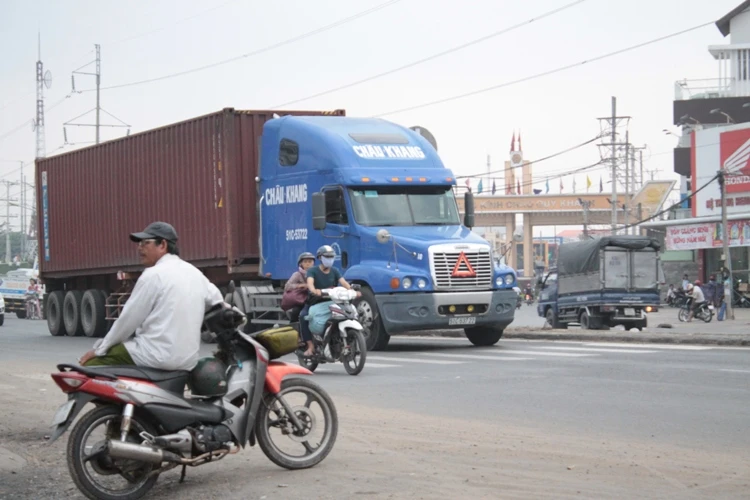Long An: Nhiều lái xe ‘lờ’ lệnh cấm ảnh 2