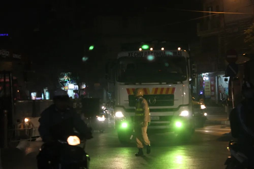Tăng cường xử phạt xe tải đi vào giờ cấm ảnh 1 Tăng cường xử phạt xe tải đi vào giờ cấm ảnh 1