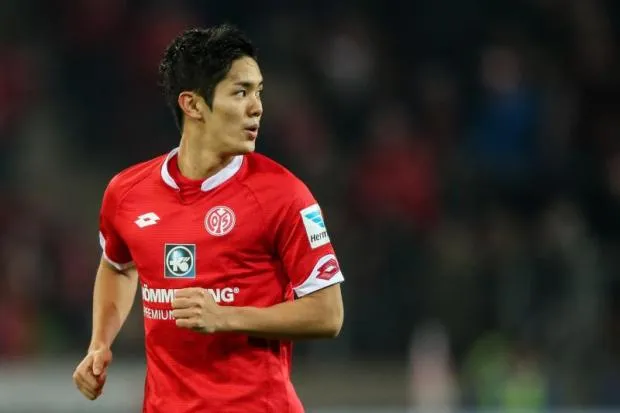 M.U chi 10 triệu bảng mua chân sút người Nhật Bản ảnh 1