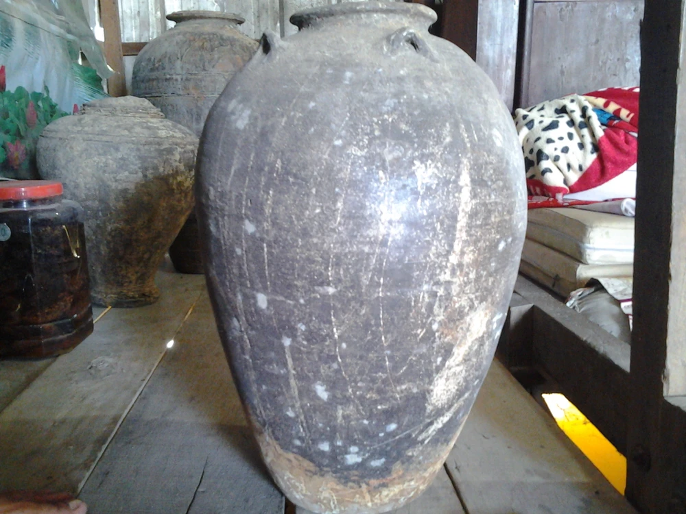 Vớt được nhiều đồ cổ dưới đáy sông Đồng Nai ảnh 3