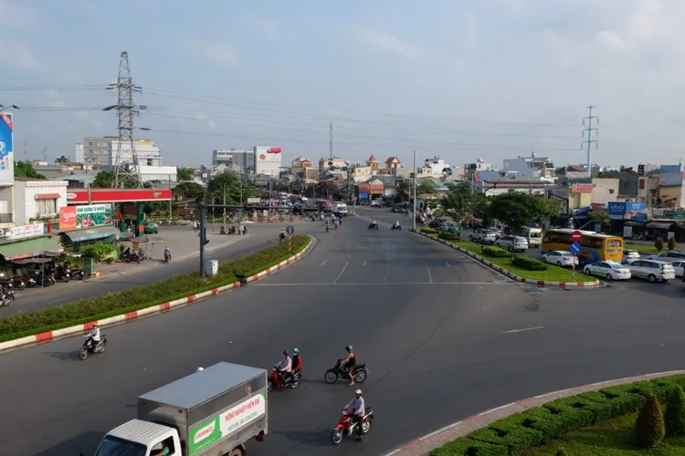 Đường Sài Gòn dễ thở trong ngày đầu tiên đi làm ảnh 1