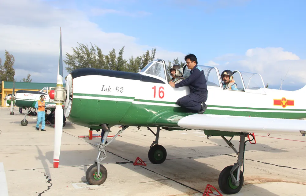 Hoàn thành 19 chuyến bay 'khai xuân' ảnh 2