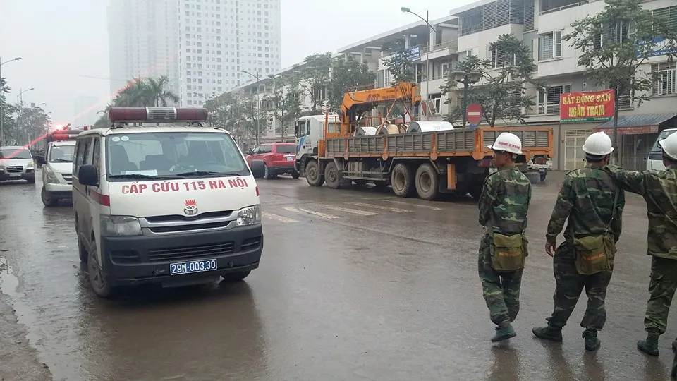 Chùm ảnh hiện trường vụ nổ kinh hoàng ở Văn Phú - Hà Đông ảnh 6 Chùm ảnh hiện trường vụ nổ kinh hoàng ở Văn Phú - Hà Đông ảnh 6