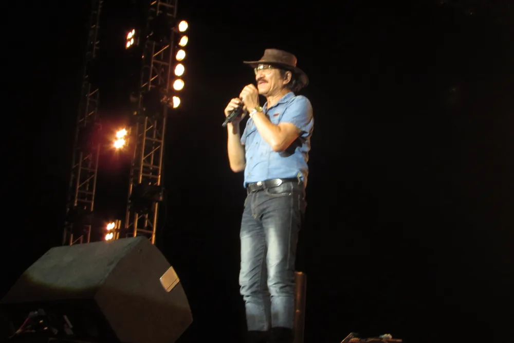 Khán giả Huế cuồng nhiệt trong đêm rock 'Lửa Cố đô' ảnh 4