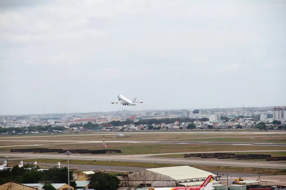 Chuyên cơ của Tổng thống Obama đã rời Việt Nam ảnh 19