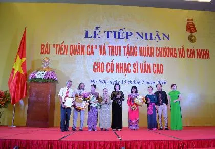 Tiếp nhận bài “Tiến quân ca” và truy tặng Huân chương Hồ Chí Minh cho cố nhạc sĩ Văn Cao (ảnh Minh Quân)