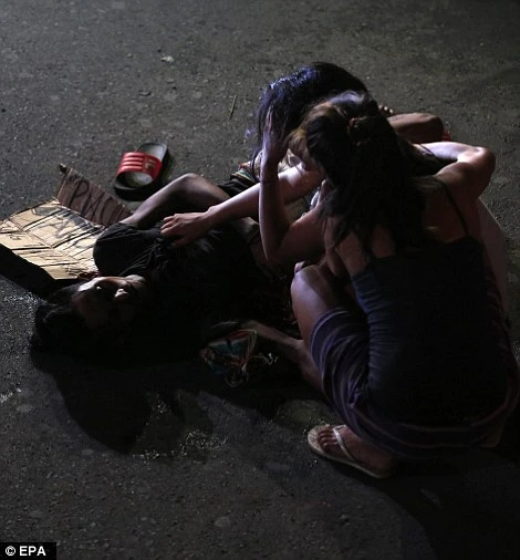 Một người đàn ông bị bắn chết trên phố.