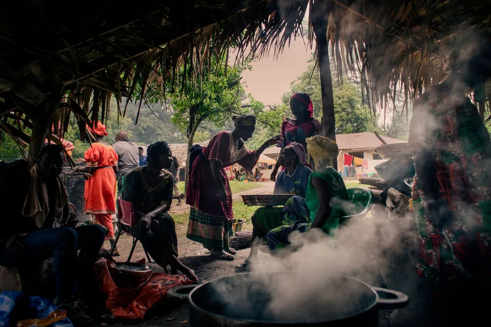 Nghi thức rạch bụng kì lạ để có thể kết hôn ảnh 8 Nghi thức rạch bụng kì lạ để có thể kết hôn ảnh 8