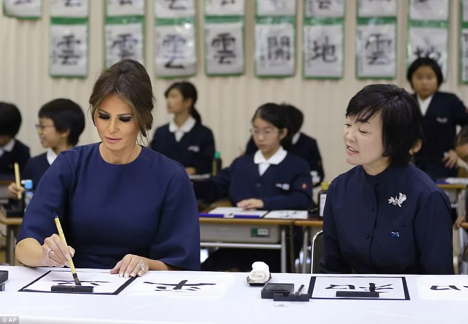 Bà Melania Trump lộng lẫy dự quốc yến ở Nhật ảnh 4 Bà Melania Trump lộng lẫy dự quốc yến ở Nhật ảnh 4