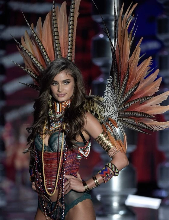 Ngắm dàn thiên thần nóng bỏng ở Victoria's Secret show ảnh 3