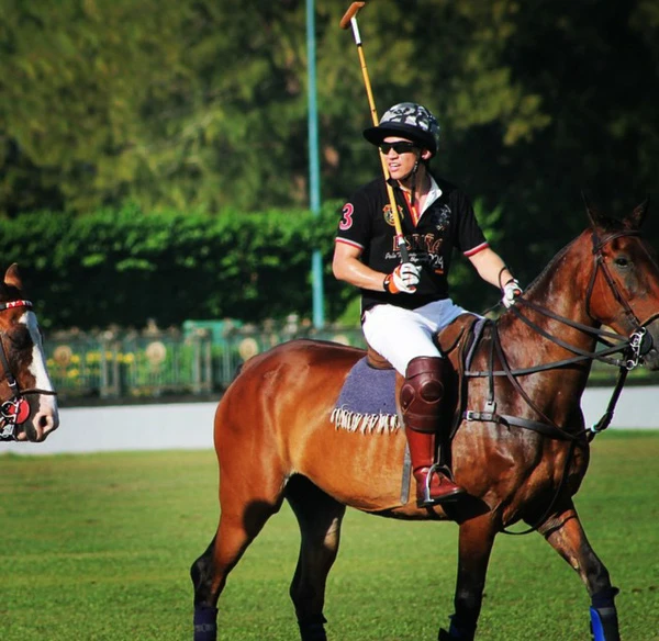 Choáng với độ xa hoa của hoàng tử 9X Brunei ảnh 5