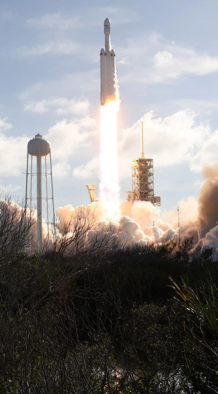 Siêu xe của Elon Musk và chuyến du hành đến sao Hỏa ảnh 4