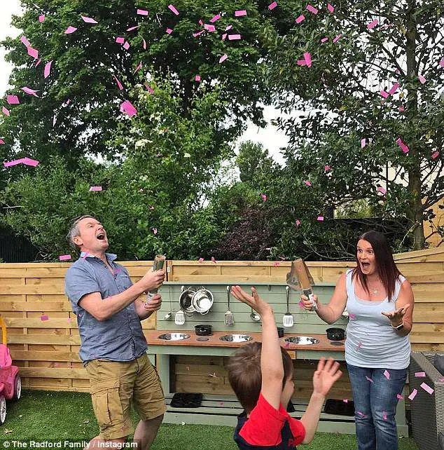 Đã có 20 người con, bà mẹ Anh mang thai đứa 21 ảnh 3