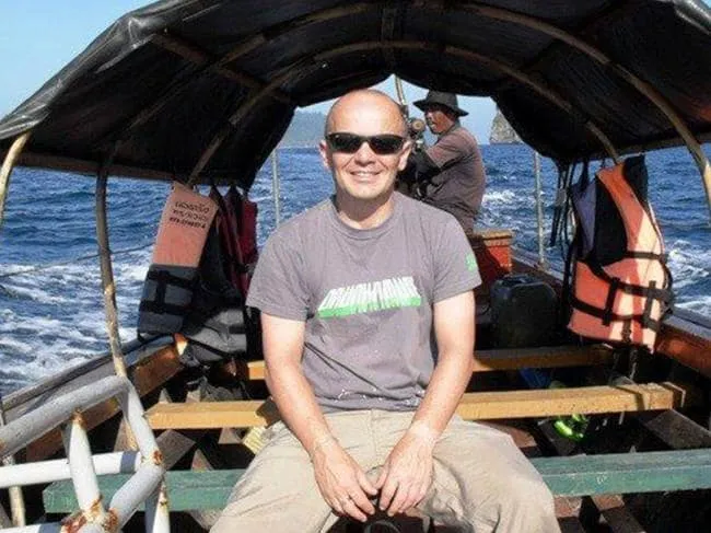 Bị xếp ngồi cạnh người béo, hành khách kiện hãng bay