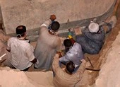 Giải mã bí ẩn ngôi mộ đôi 4.500 năm tuổi ở Ấn Độ ảnh 2 Phát hiện quan tài chứa xác 3 người lính Ai Cập cổ đại