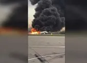 Video: Hành khách nhảy khỏi máy bay Nga khi đang bốc cháy