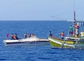 Món quà ý nghĩa ngư dân Philippines tặng tàu Việt khi được cứu ảnh 2 Bộ Ngoại giao Philippines cảm ơn ngư dân Việt Nam cứu người