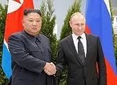 Video: Màn bắt tay giữa 2 ông Putin-Kim lần đầu gặp nhau