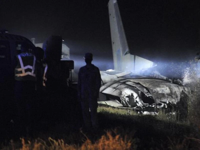 Rơi máy bay ở Ukraine, 25 người thiệt mạng ảnh 1