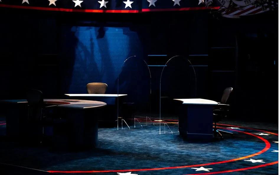 Tranh luận Pence-Harris:Dân chủ công kích vấn đề COVID-19 ảnh 1