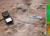 Tìm thấy hài cốt bé gái 6.000 năm tuổi còn da, gân, tóc ảnh 3 Tìm thấy dấu chân người cách đây 120.000 năm ở sa mạc