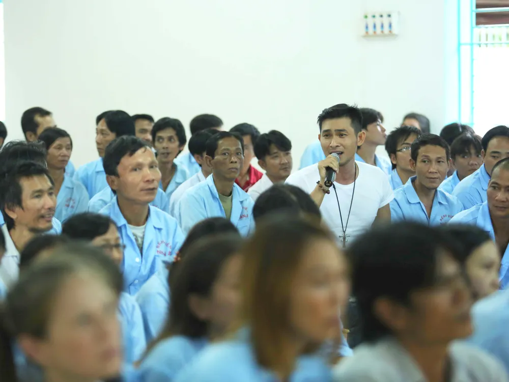 Album Da vàng của Trịnh lần đầu tiên phát hành trong nước sau 41 năm ảnh 3