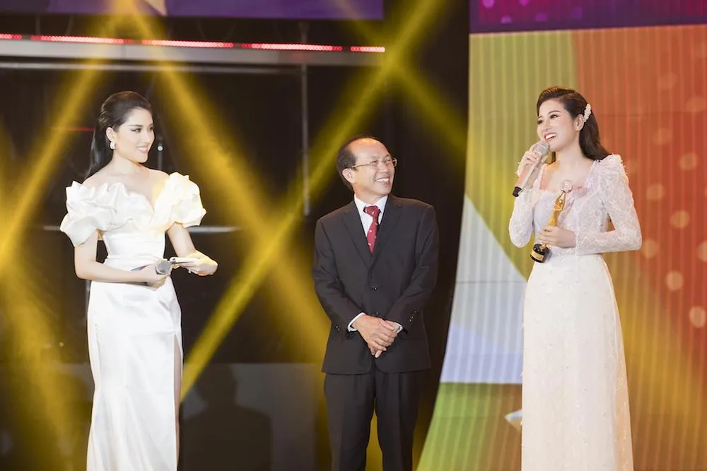 Tố My phản pháo những ai dè bỉu bolero ngay trên sân khấu ảnh 2