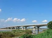 Cao tốc Đà Nẵng - Quảng Ngãi lại “mọc” loạt ổ gà sau mưa lớn ảnh 4 Bắt đầu xử lý bù lún cao tốc Đà Nẵng-Quảng Ngãi