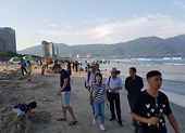Du khách ùn ùn kéo đến Đà Nẵng nhân mùa du lịch biển