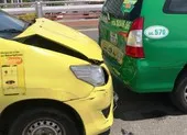 Đà Nẵng: Taxi húc nhau liên hoàn trên cầu Sông Hàn