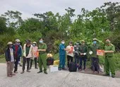 Các phường ở Đà Nẵng kiểm tra từng nhà trong 'vùng đỏ' để hỗ trợ chống bão số 5 ảnh 2 Đà Nẵng tìm cách đưa gần 100 người mắc kẹt trong rừng đến nơi tránh bão