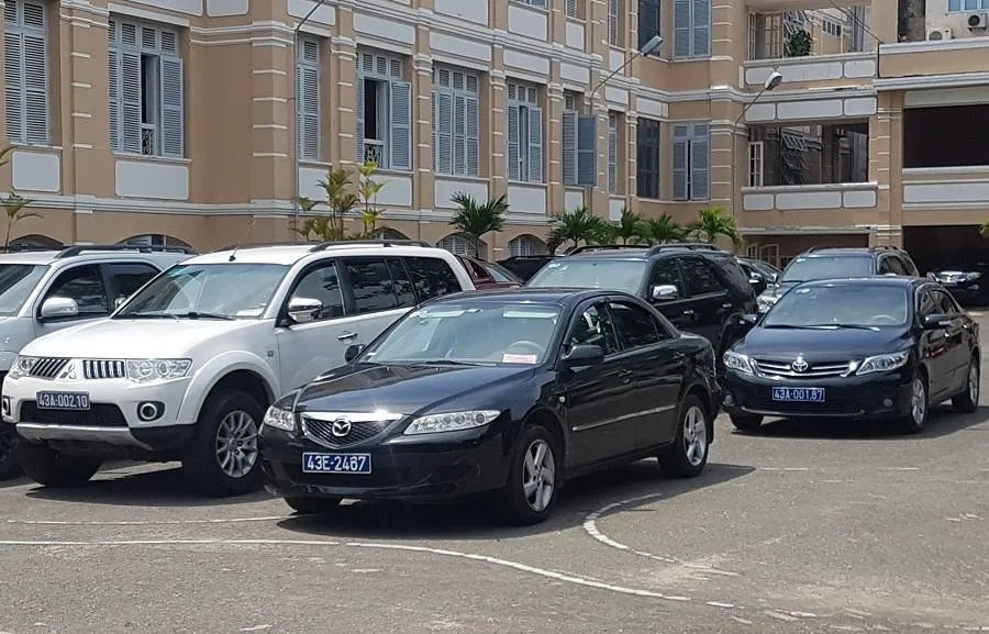 Giá mua xe đã tăng so với năm 2010, do đó Bộ Tài chính đề xuất giá mua xe công phục vụ bộ trưởng, thủ trưởng cơ quan ngang bộ tối đa 5 tỷ đồng/xe. Ảnh: Tân Việt