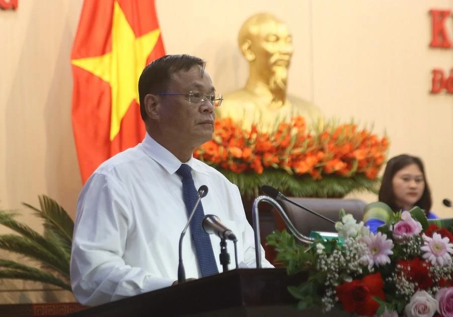 Giám đốc Sở Nội vụ Đà Nẵng Võ Ngọc Đồng trả lời chất vấn sáng 14-7. Ảnh: NGÔ QUANG