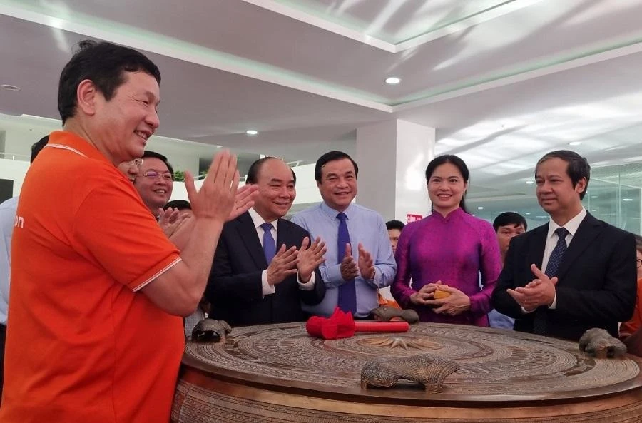 Chủ tịch nước Nguyễn Xuân Phúc dự lễ khai giảng năm học mới tại Trường Hy vọng. Ảnh: T.T