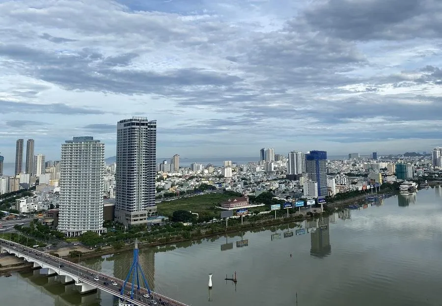 Một phần quận Sơn Trà và quận Ngũ Hành Sơn sẽ được xây nhà cao tầng trên 80 m. Ảnh: TẤN VIỆT